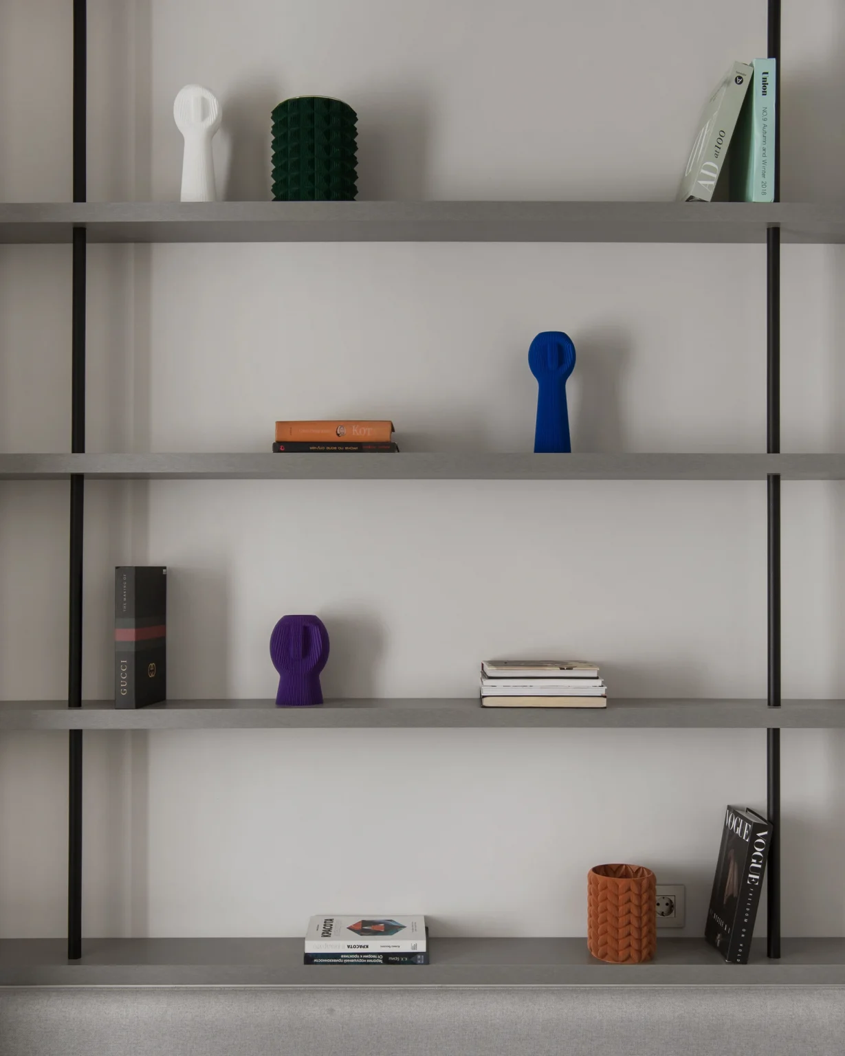 étagère dans chambre petit appartement familial 57m2 décoration contemporaine