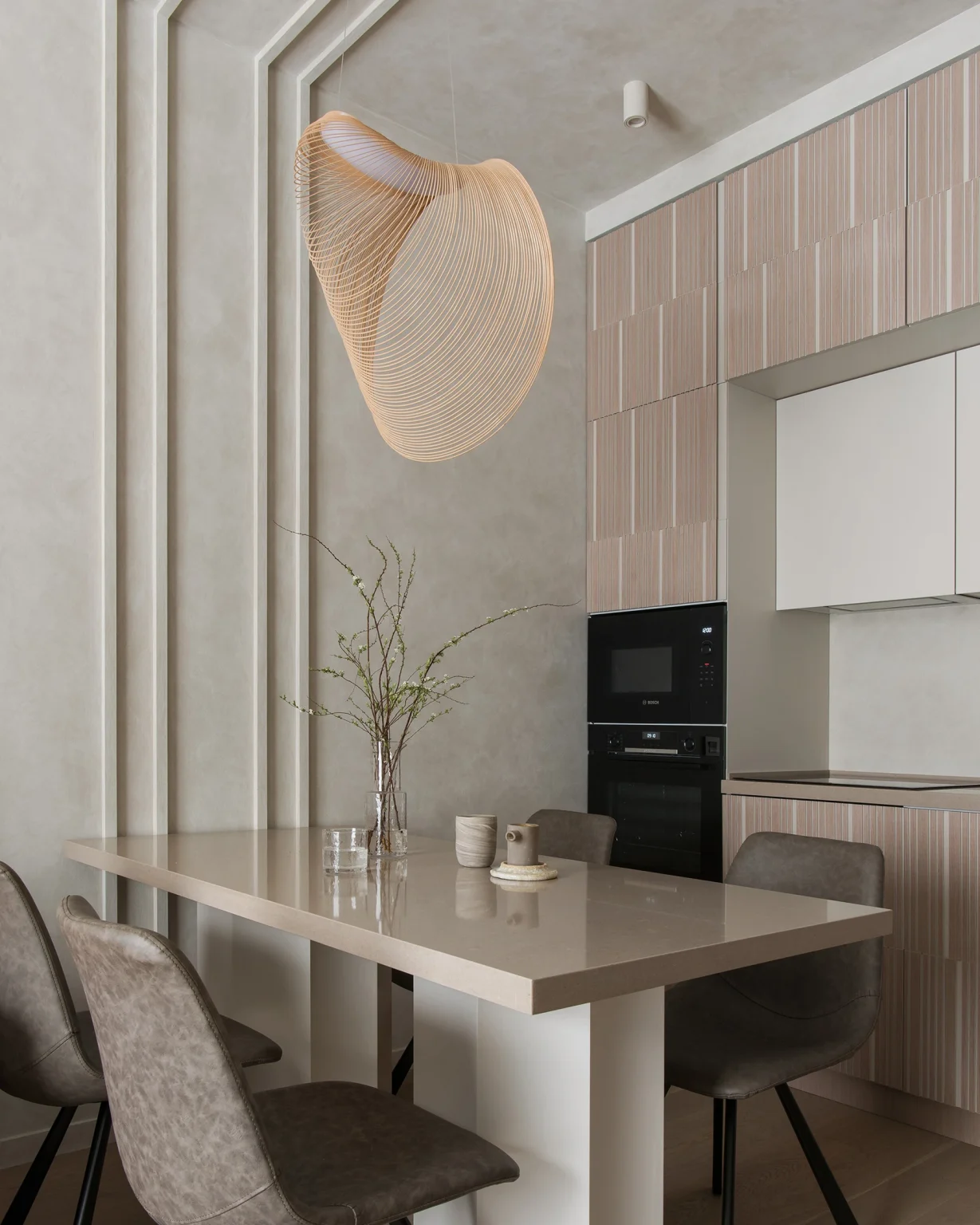 salle à manger et cuisine ouverte petit appartement familial 57m2 décoration contemporaine