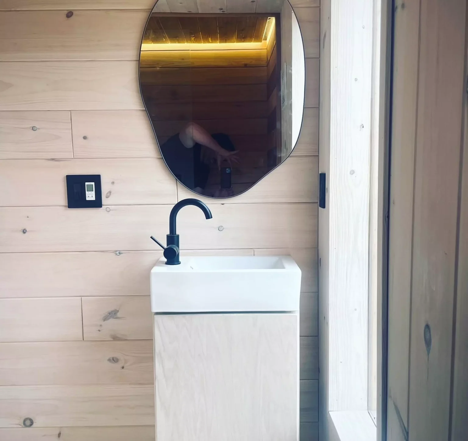 intérieur mini maison mobile de 22m2 Weekender de Nordic & Spruce