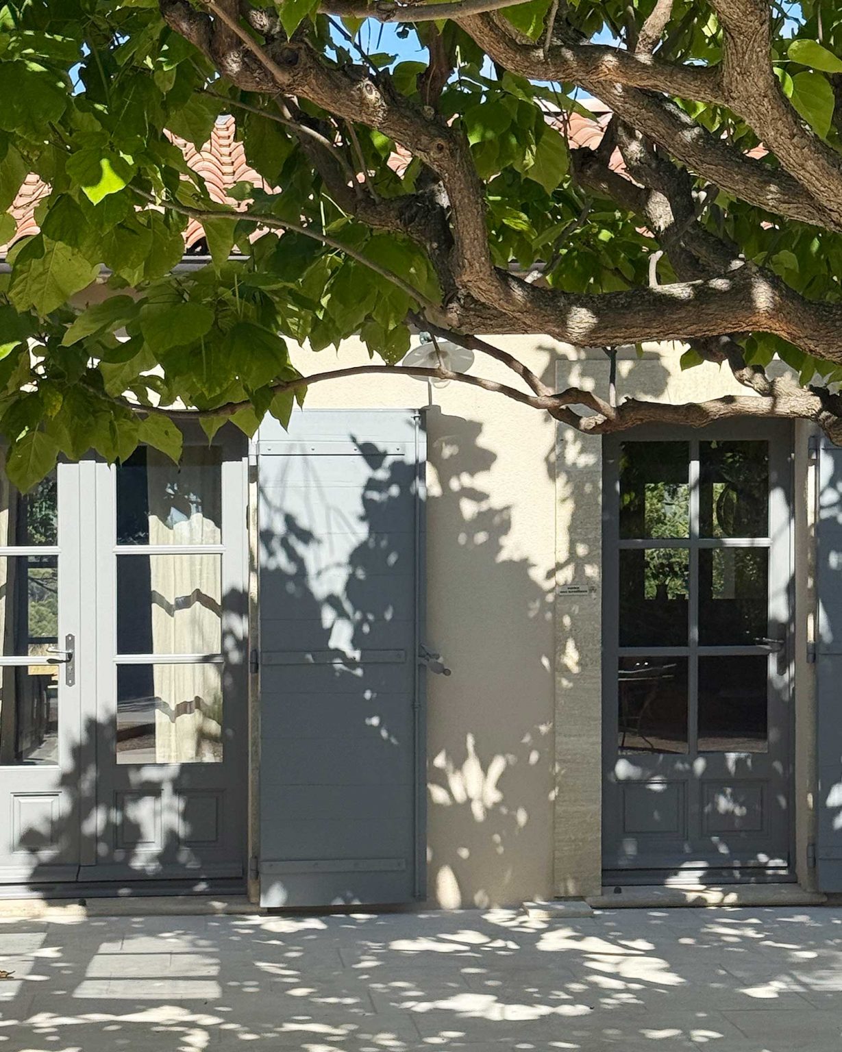 maison provençale volets gris