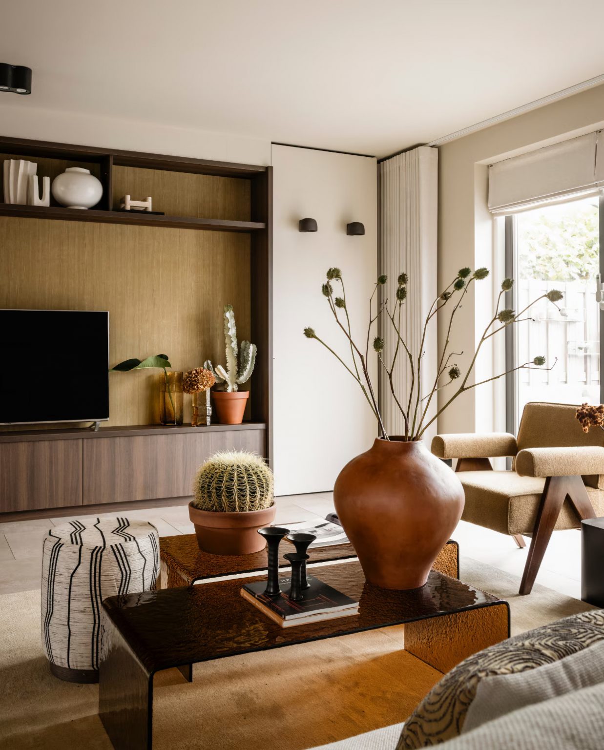 salon tons neutres et chaleureux décoration contemporaine