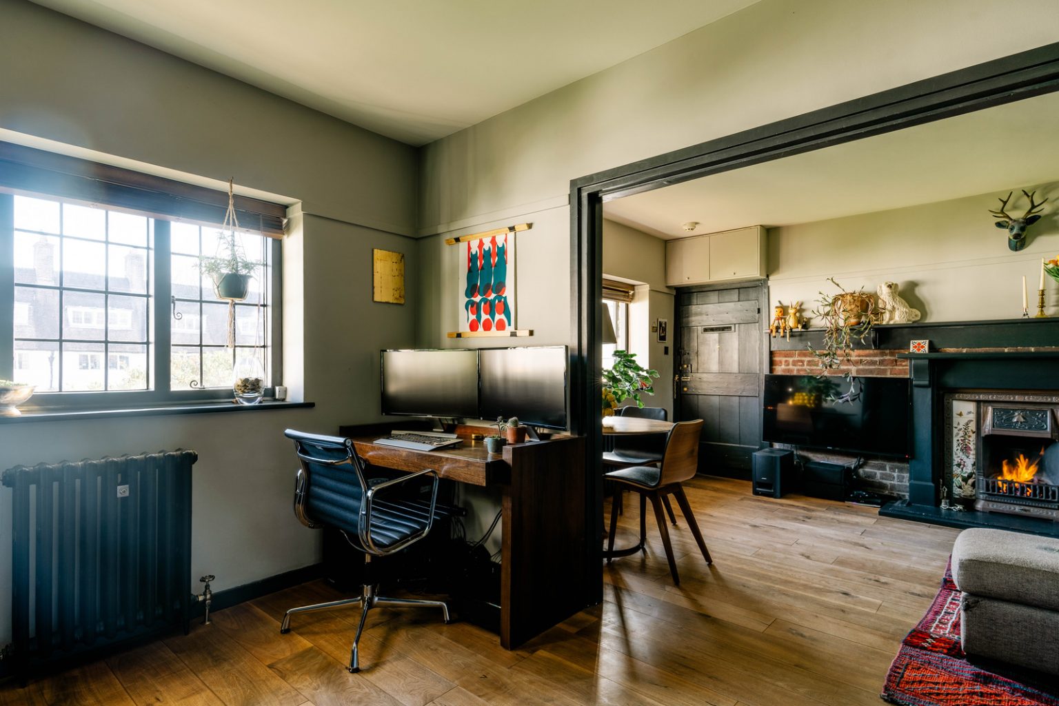 bureau et salon avec cheminée ancienne décoration vintage