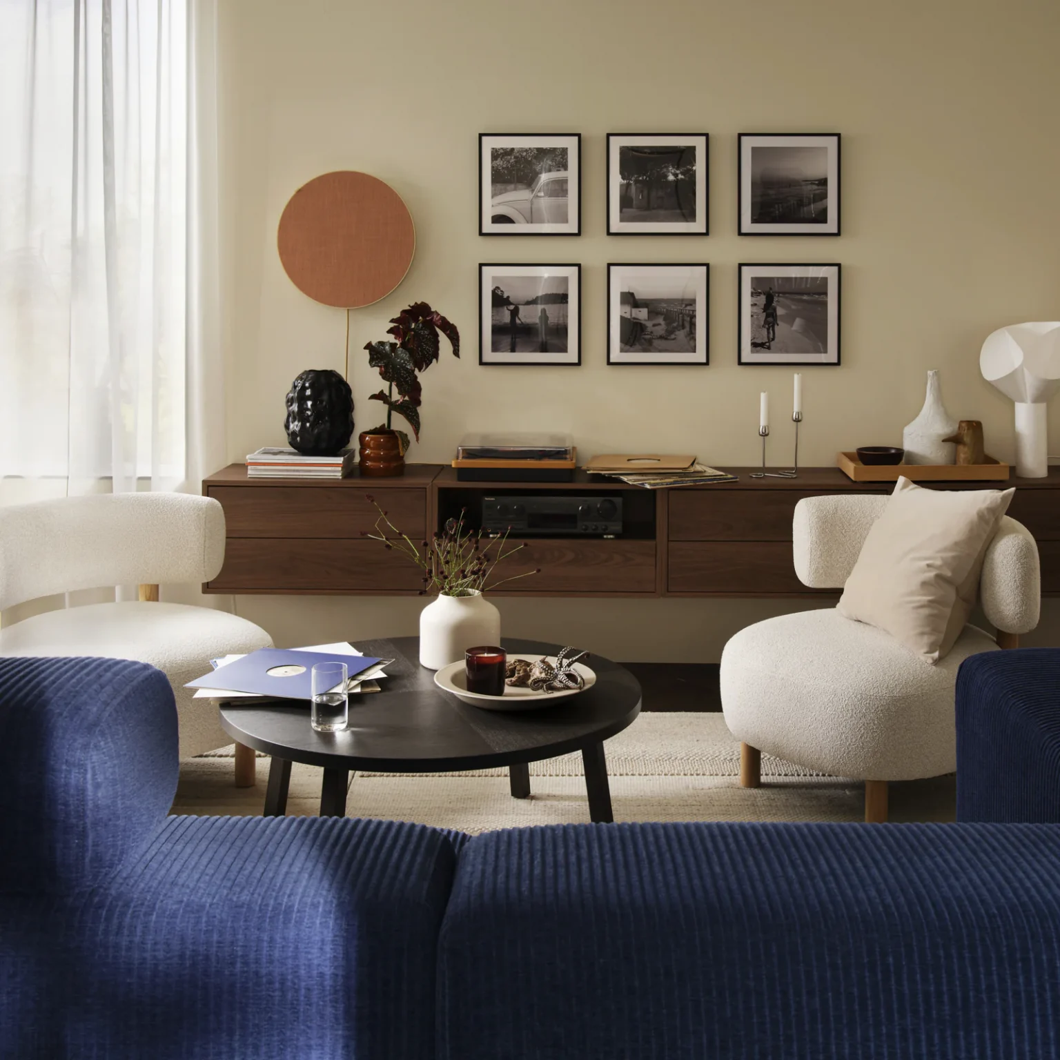 salon décoration contemporaine style mid-century