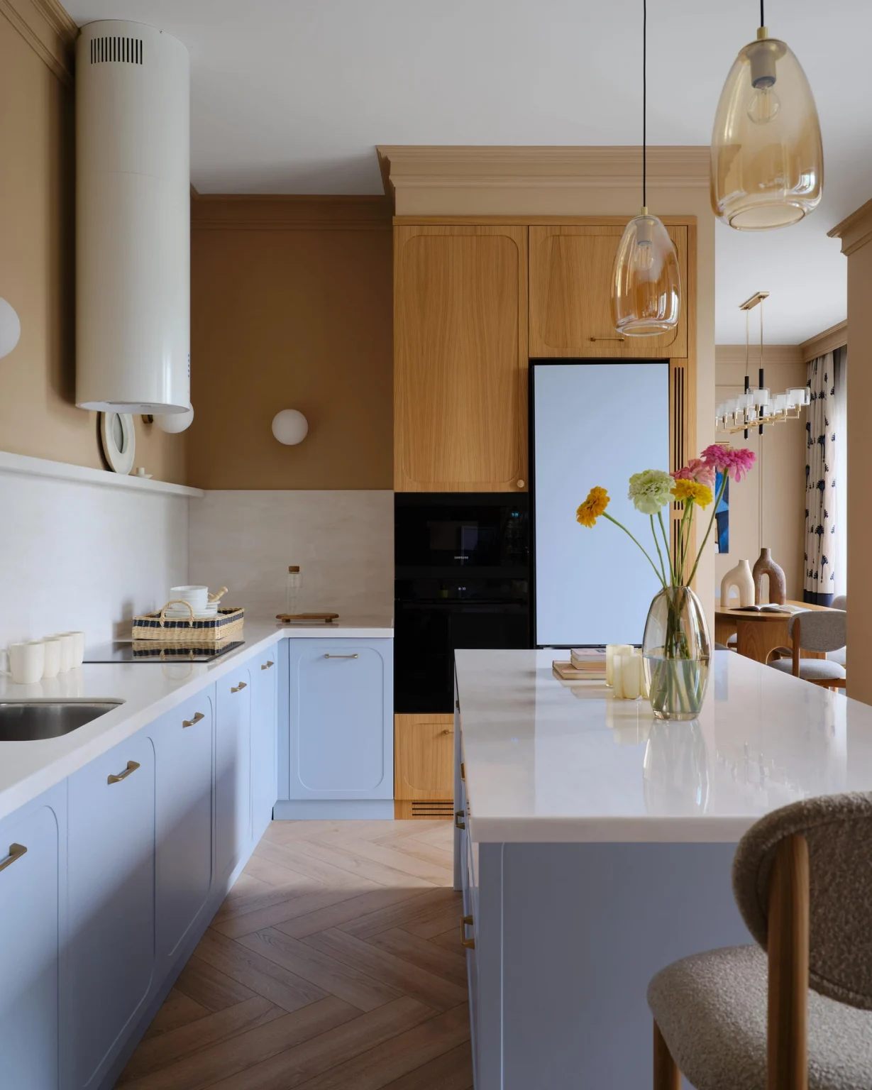 cuisine bleue appartement 100m2 décoration vintage et contemporaine