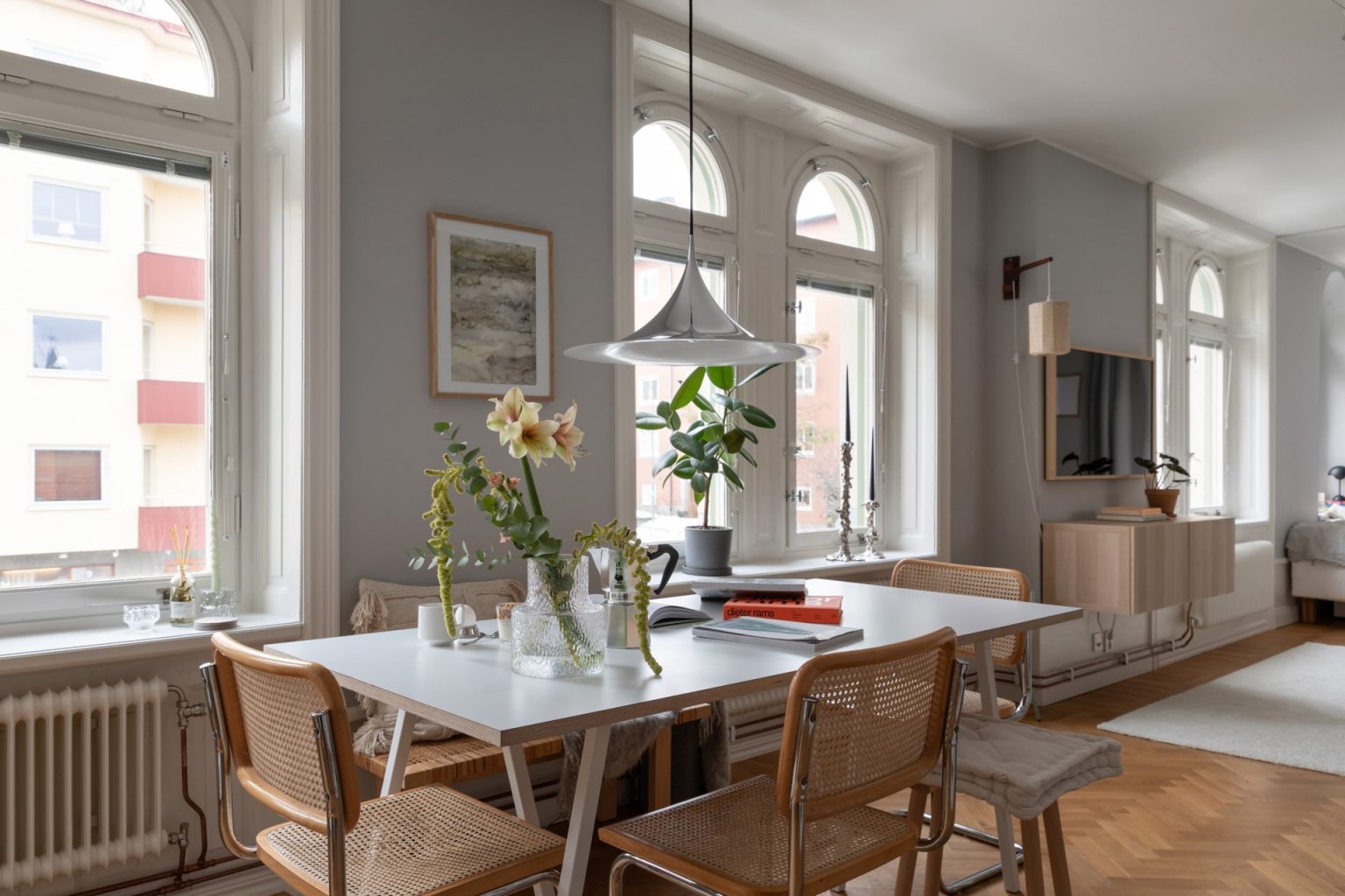 salle à manger studio 34m2 dans immeuble ancien décoration scandinave