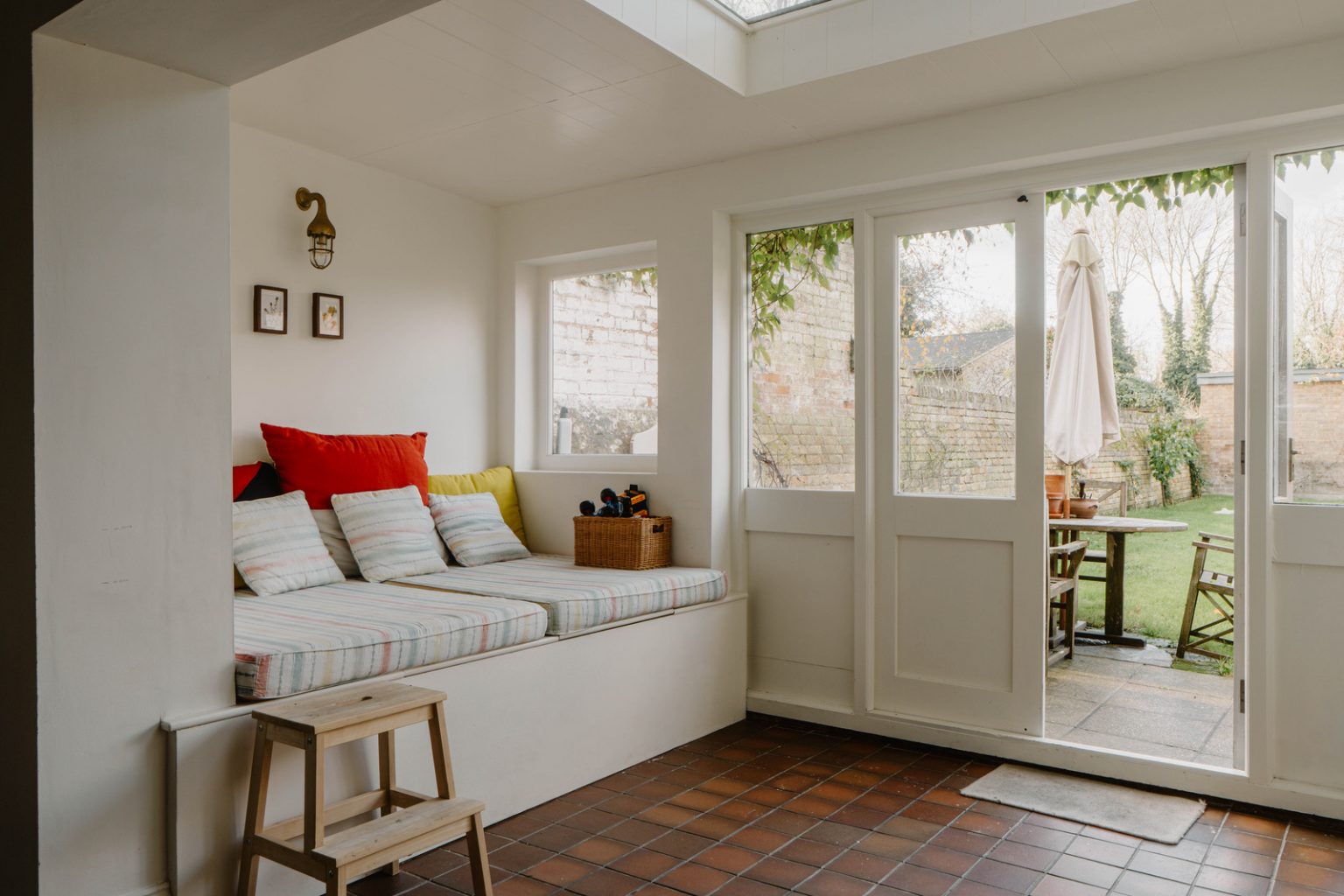 salon sur jardin maison ancienne