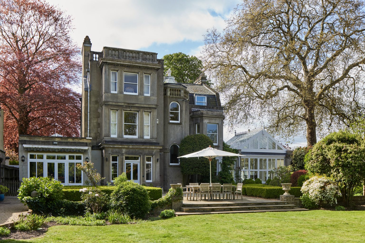 jardin maison anglaise décoration classique chic