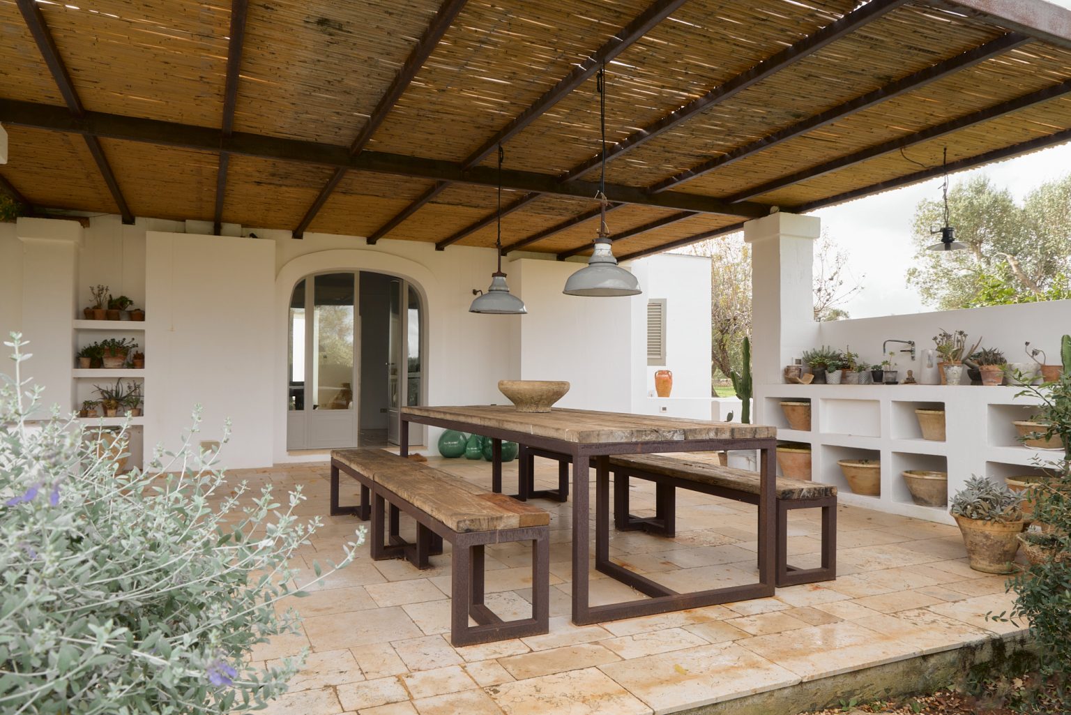 terrasse avec pergola décoration rustique chic Villa Castelluccio