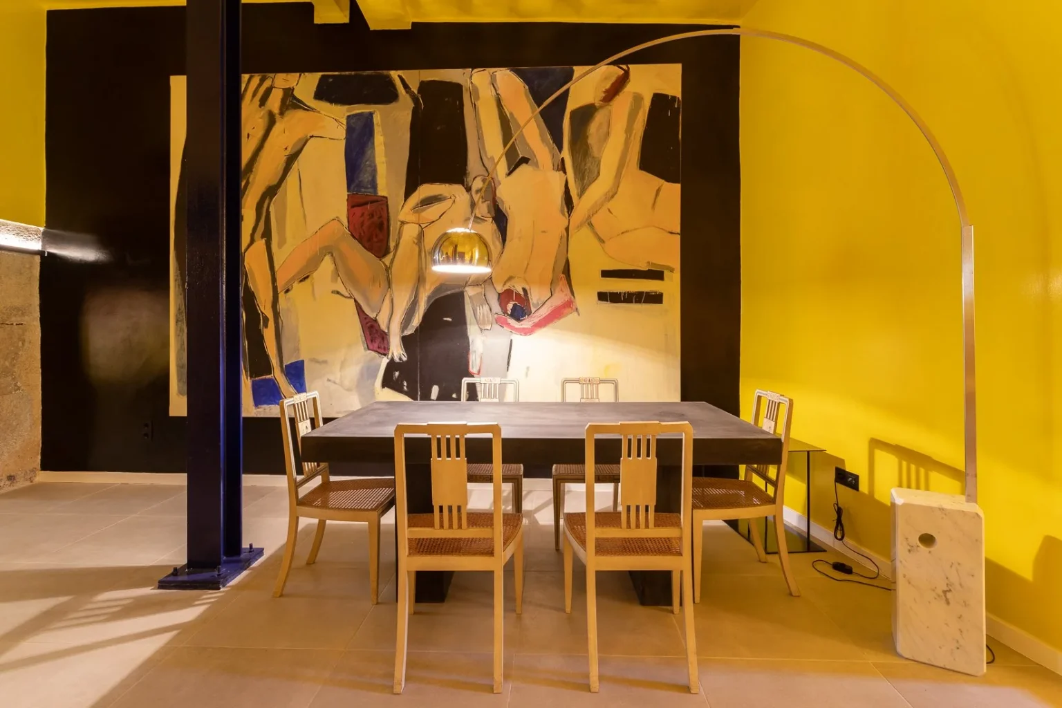 salle à manger décoration contemporaine jaune