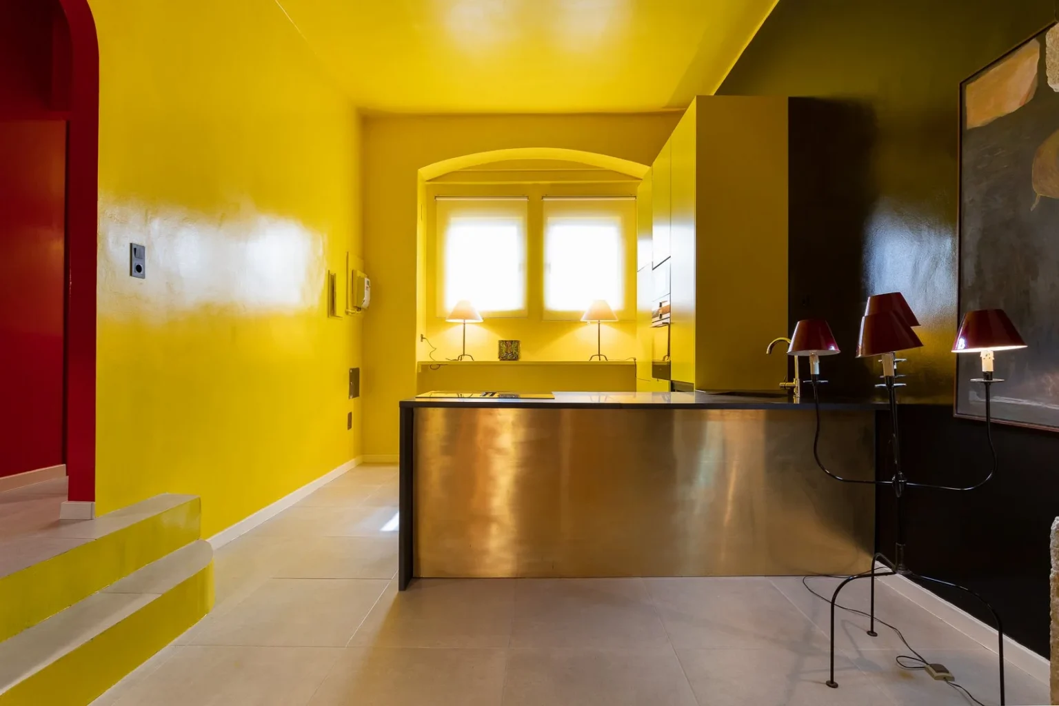 cuisine design inox décoration contemporaine jaune