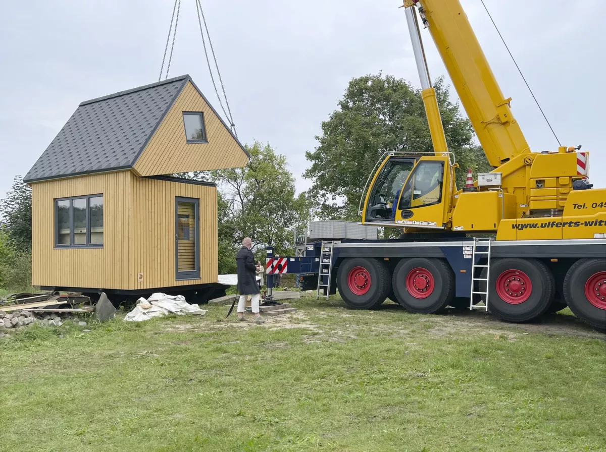ouverture étage mini maison pliante de 49m2 Brette Haus livrable dans le monde entier ouverture étage mini maison pliante de 49m2 Brette Haus livrable dans le monde entier