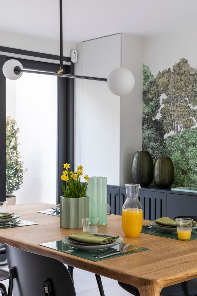 salle à manger papier-peint Isidore Leroy décoration contemporaine Photo : ©Pauline Le Goff salle à manger papier-peint Isidore Leroy décoration contemporaine Photo : ©Pauline Le Goff