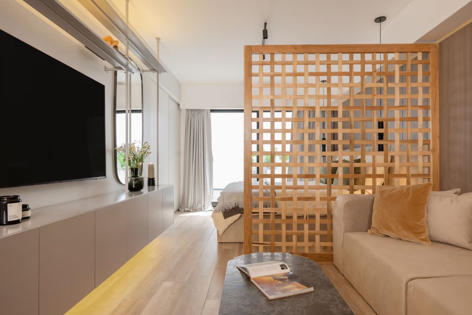 salon avec claustra pour séparer la zone nuit studio 45m2