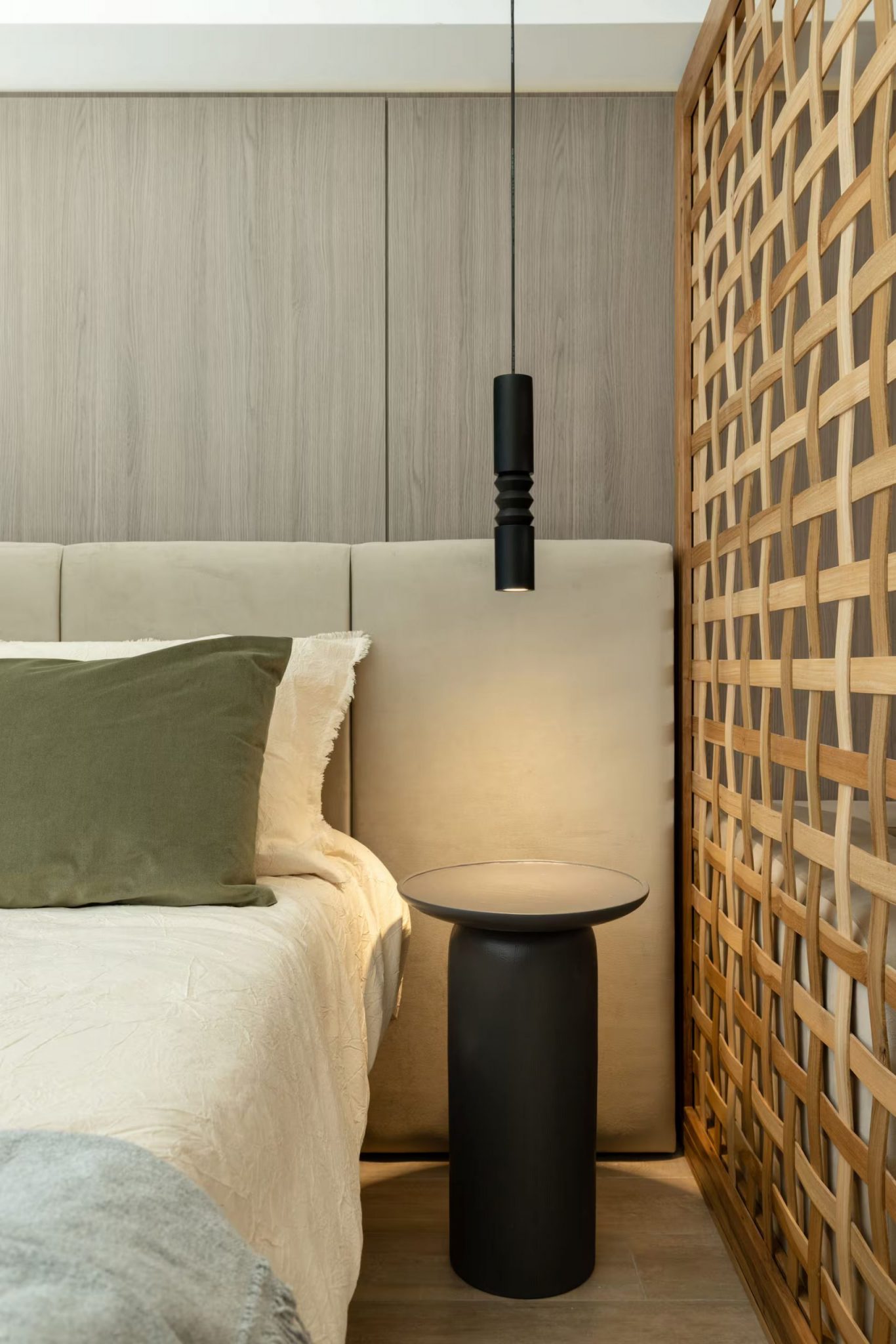 zone chambre avec claustra bois studio 45m2