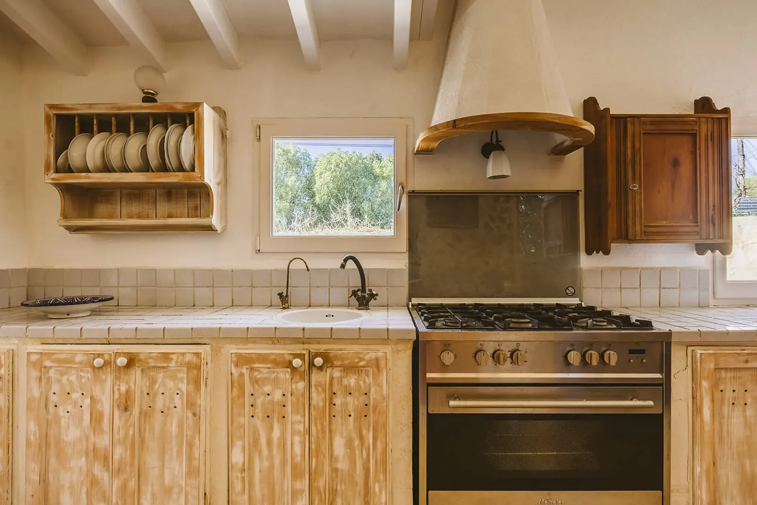 cuisine rustique chic maison de campagne à Minorque