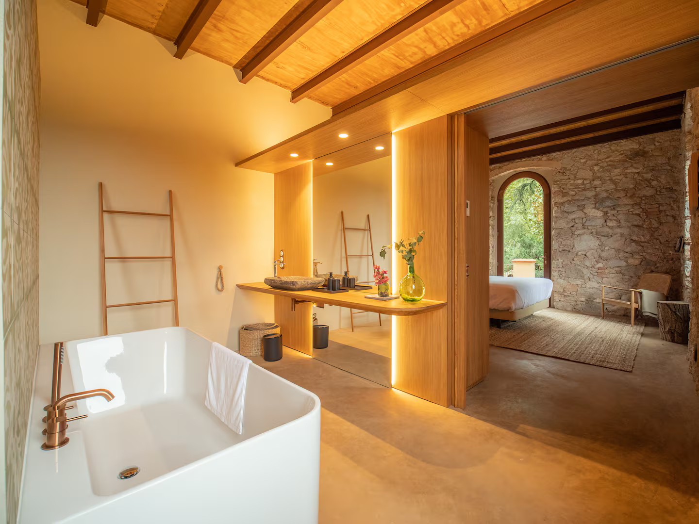 salle de bain et chambre maison en pierres ancienne rénovée décoration contemporaine salle de bain et chambre maison en pierres ancienne rénovée décoration contemporaine