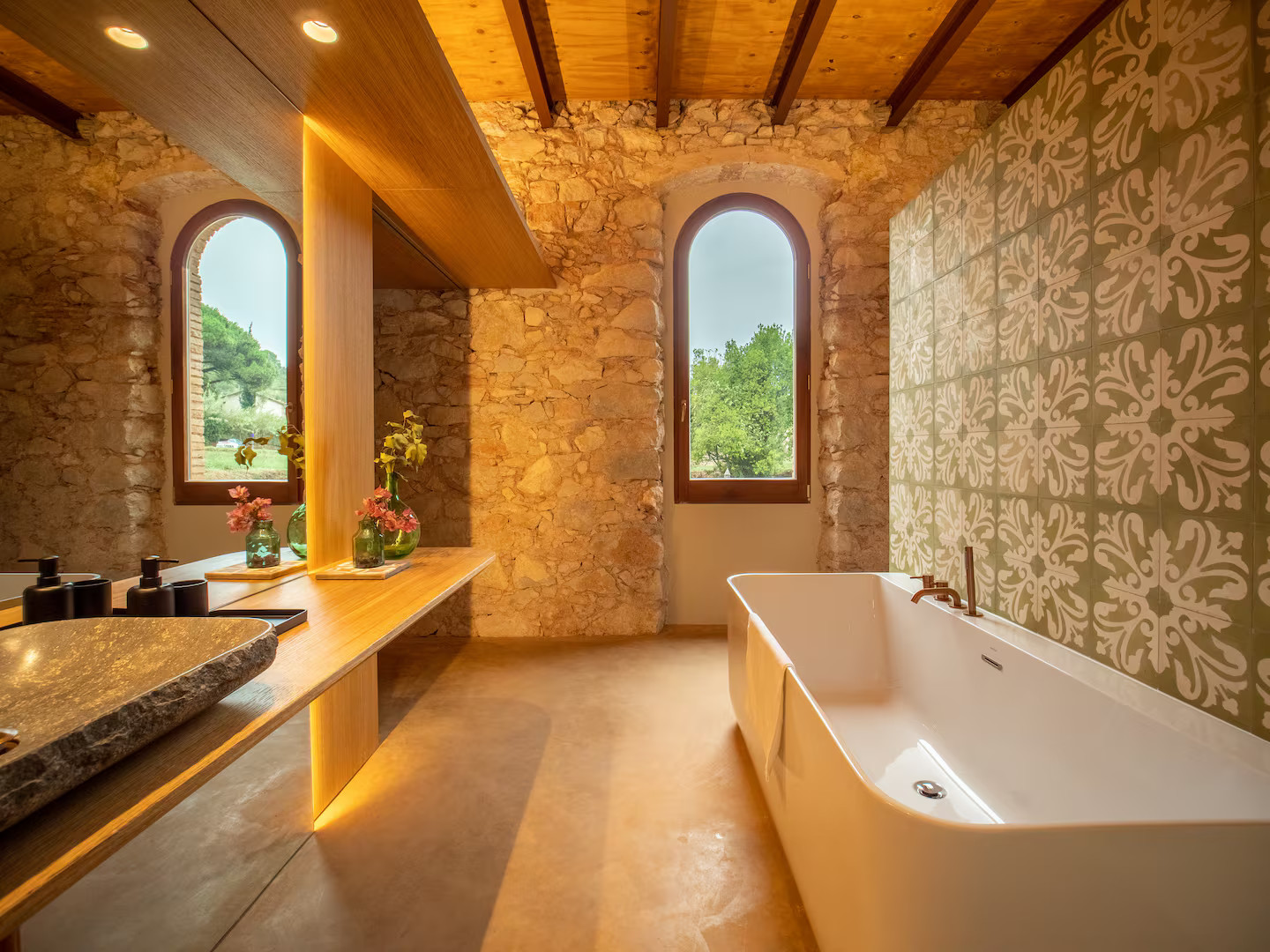 salle de bain maison en pierres ancienne rénovée décoration contemporaine salle de bain maison en pierres ancienne rénovée décoration contemporaine