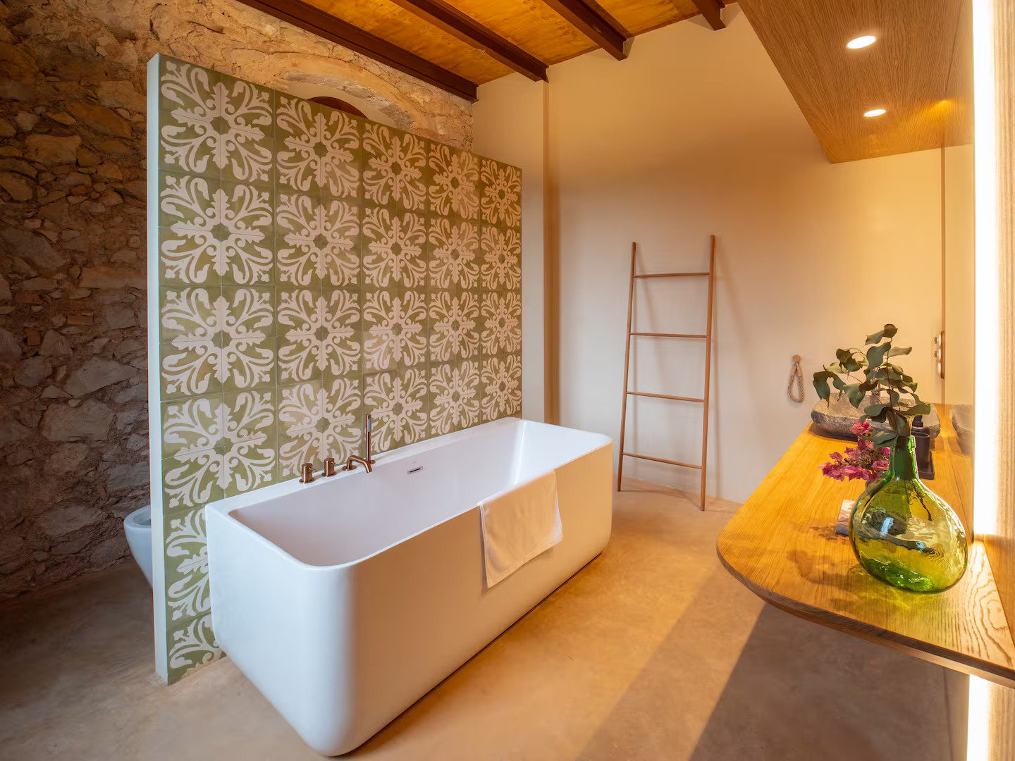salle de bain maison en pierres ancienne rénovée décoration contemporaine salle de bain maison en pierres ancienne rénovée décoration contemporaine