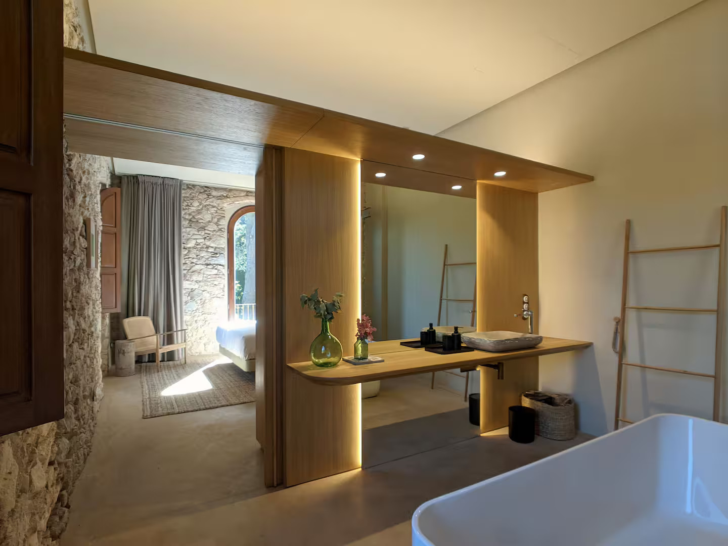salle de bain et chambre maison en pierres ancienne rénovée décoration contemporaine salle de bain et chambre maison en pierres ancienne rénovée décoration contemporaine