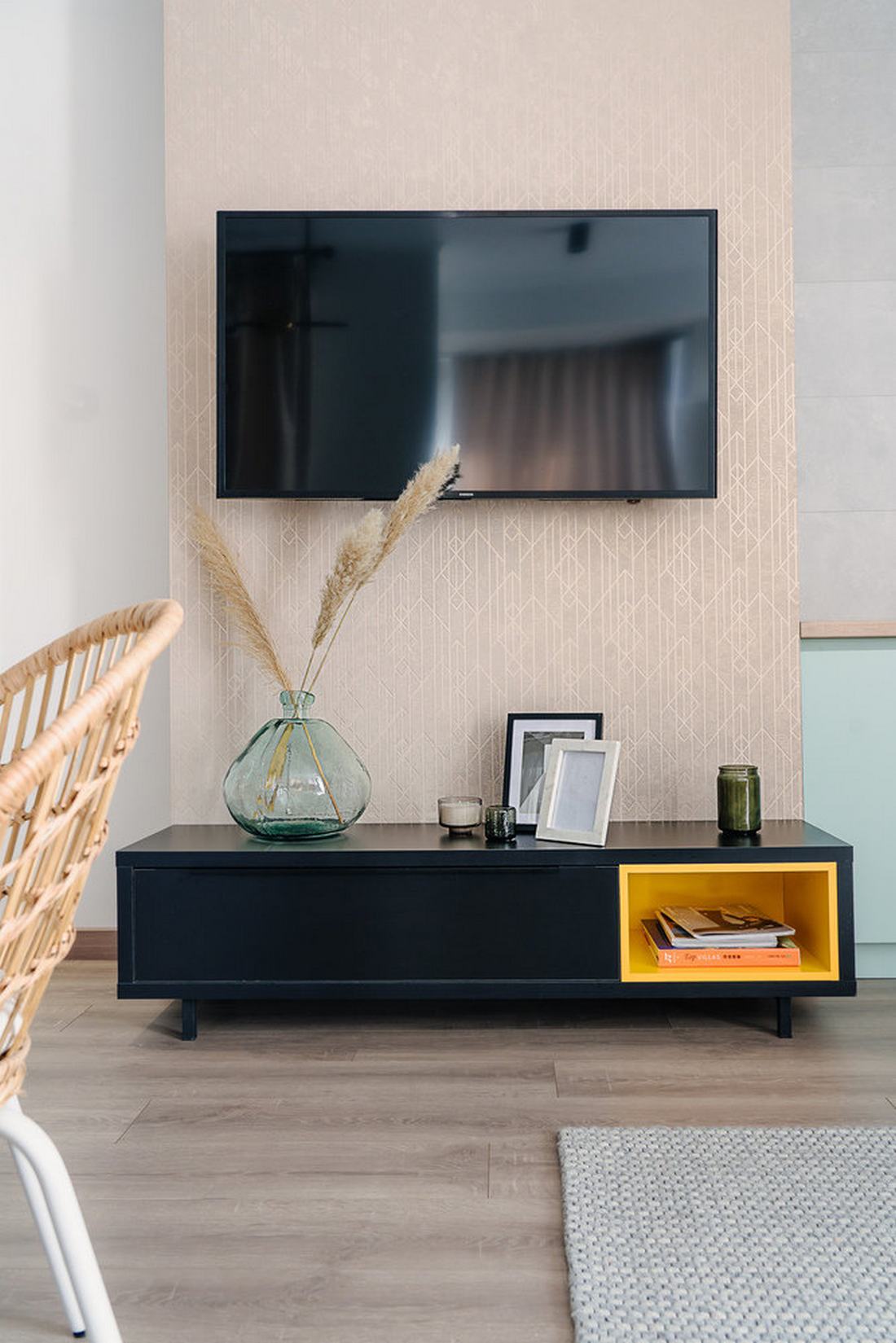 salon décoration contemporaine et colorée