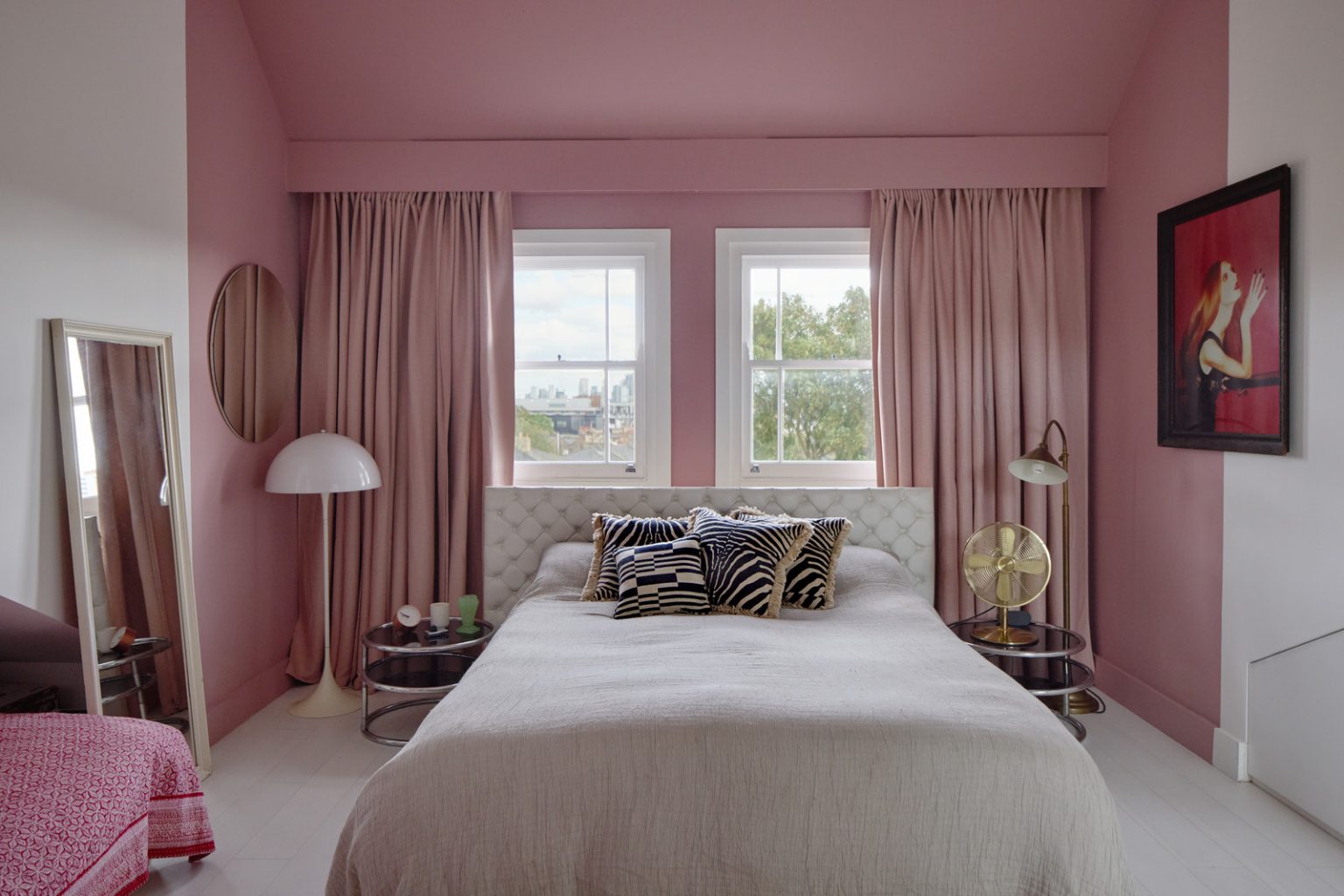 chambre rose maison victorienne décorée en couleurs atypiques