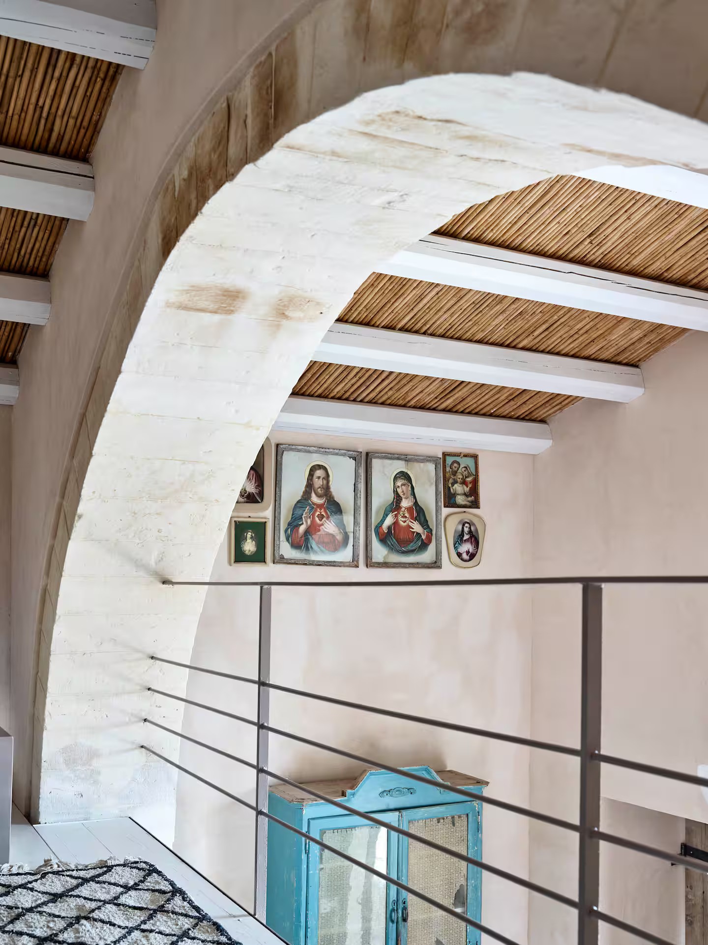 chambre en mezzanine décoration vintage appartement Sicile