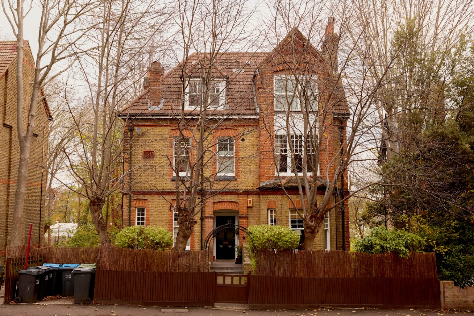 maison victorienne en briques rouges Londres