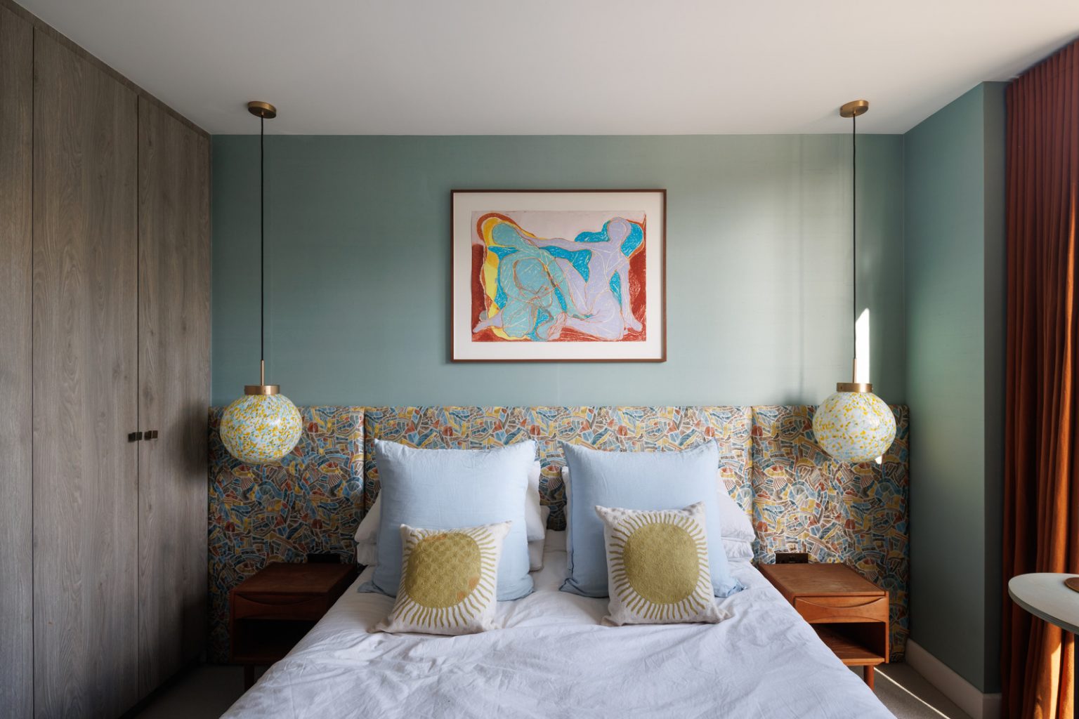 chambre murs verts trois-pièces design de 66m2 décoration colorée par architecte