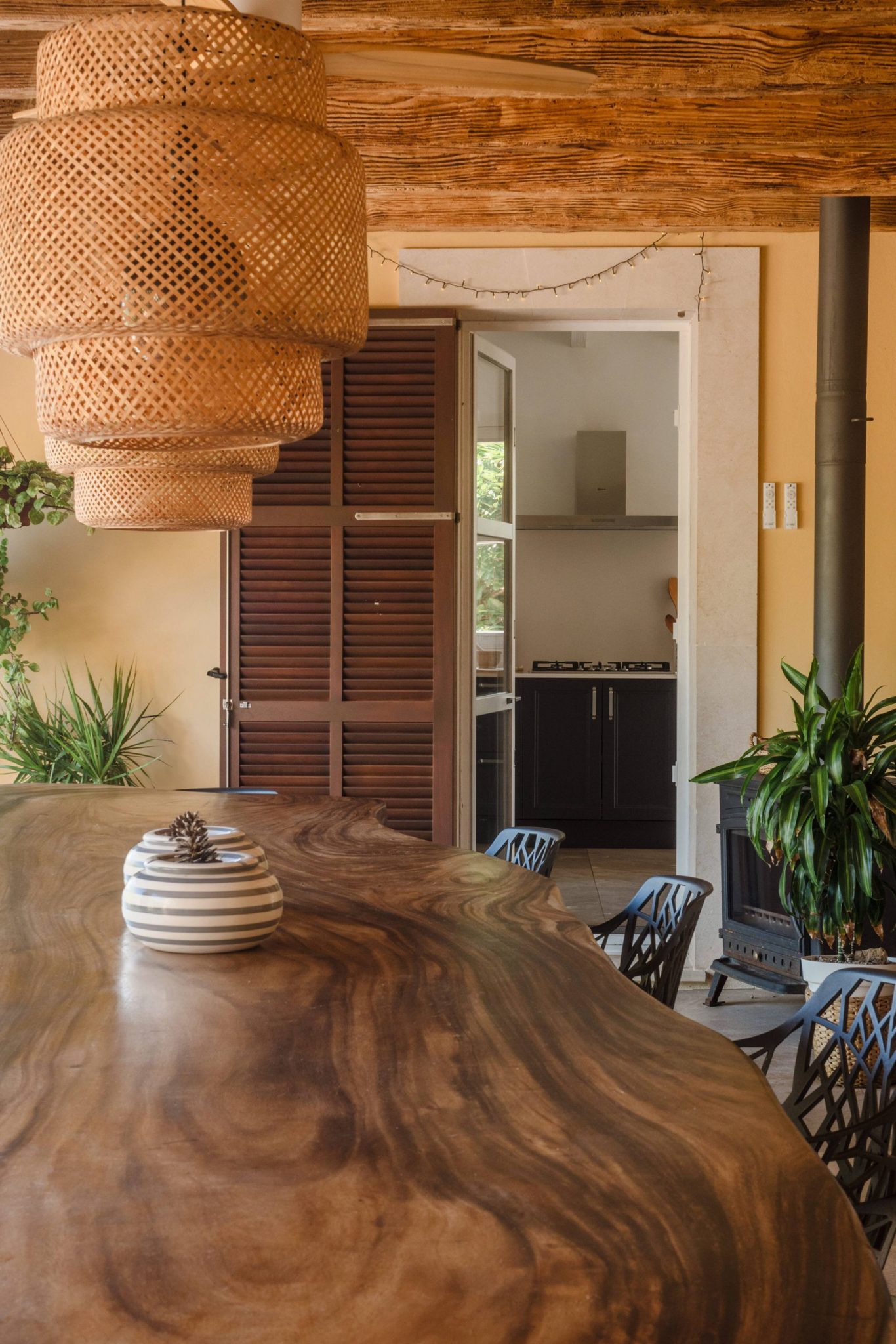 terrasse maison en pierres avec piscine Majorque