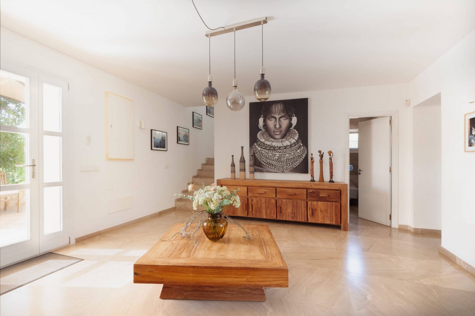 très grande entrée avec escalier maison en pierres avec piscine Majorque