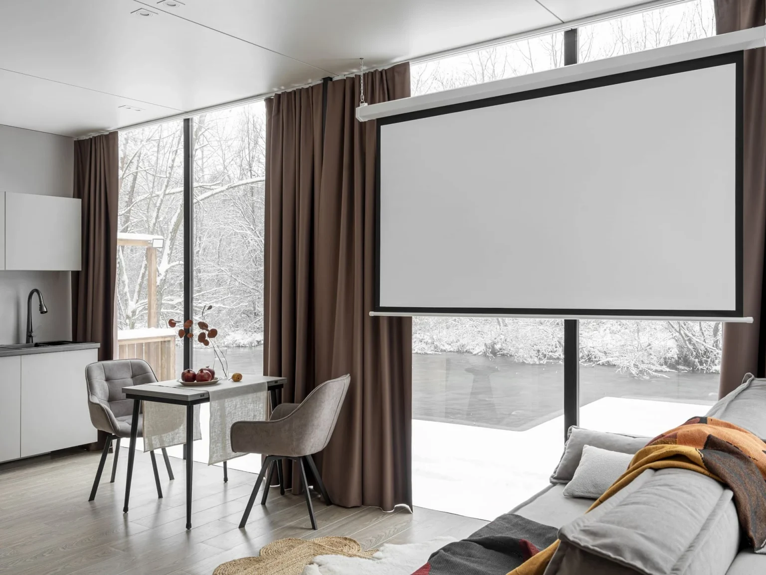 salon avec home cinema décoration design grise petite maison miroir de 36m2