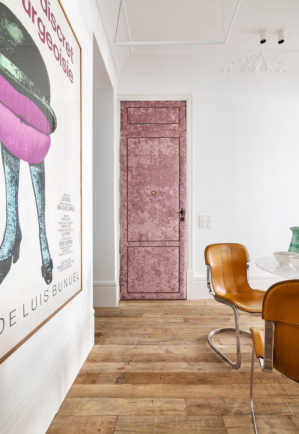 salle à manger décoration contemporaine hauts plafonds et moulures appartement ancien rénové salle à manger décoration contemporaine hauts plafonds et moulures appartement ancien rénové