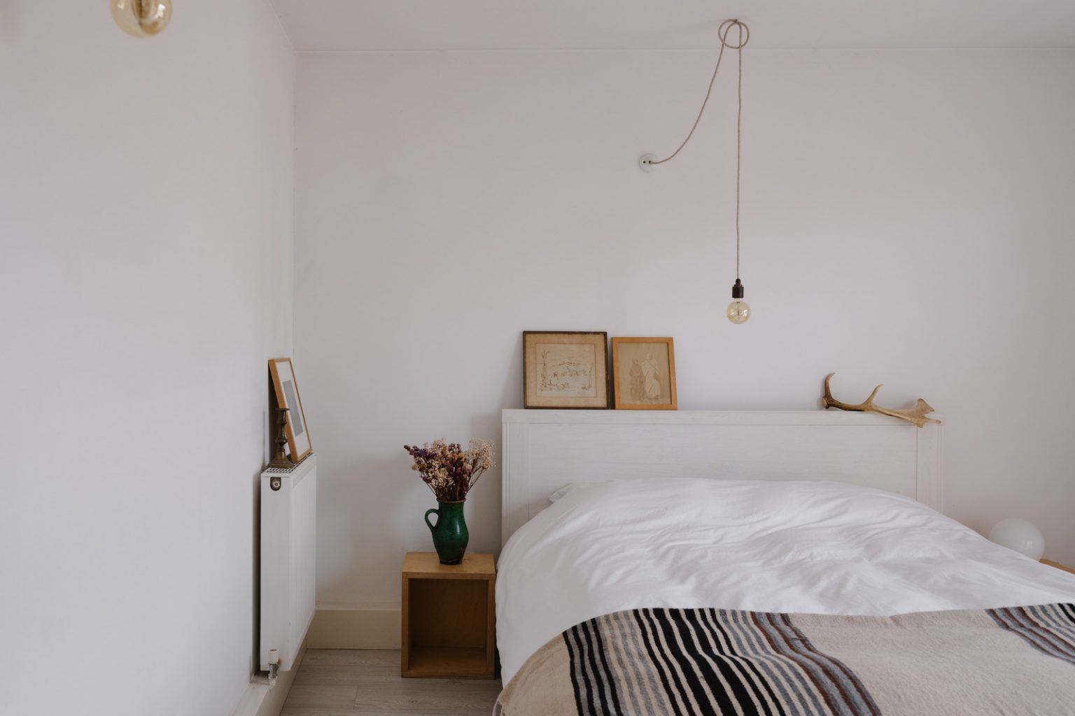 chambre décoration naturelle et neutre appartement 63m2 Londres