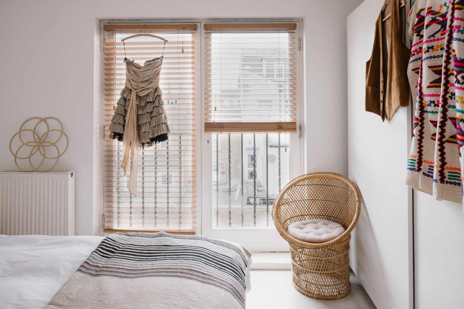 chambre décoration naturelle et neutre appartement 63m2 Londres