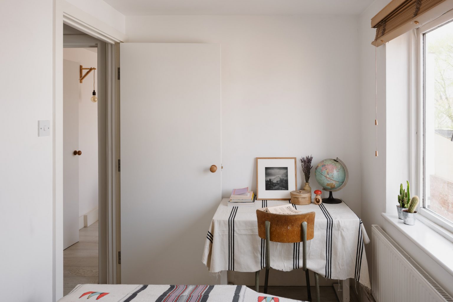 chambre décoration naturelle et neutre appartement 63m2 Londres