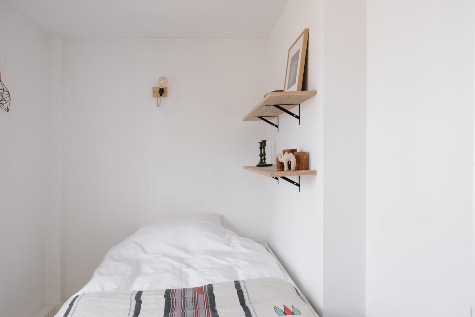 chambre décoration naturelle et neutre appartement 63m2 Londres