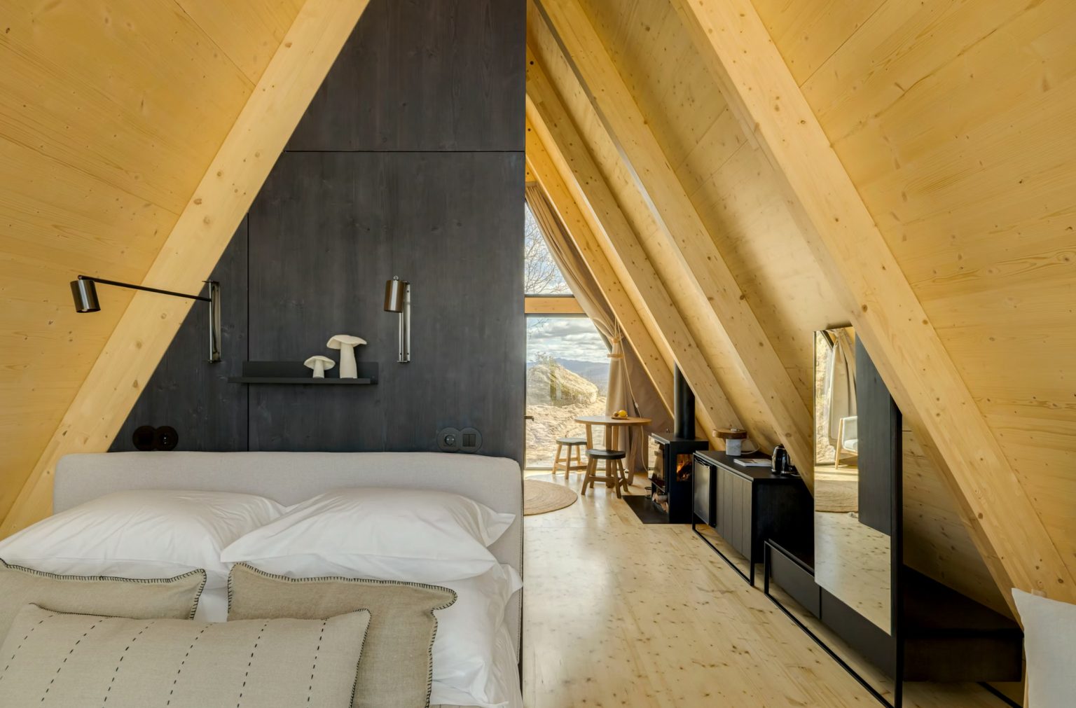 chambre petite maison A-Frame au Portugal The Vagar Country House