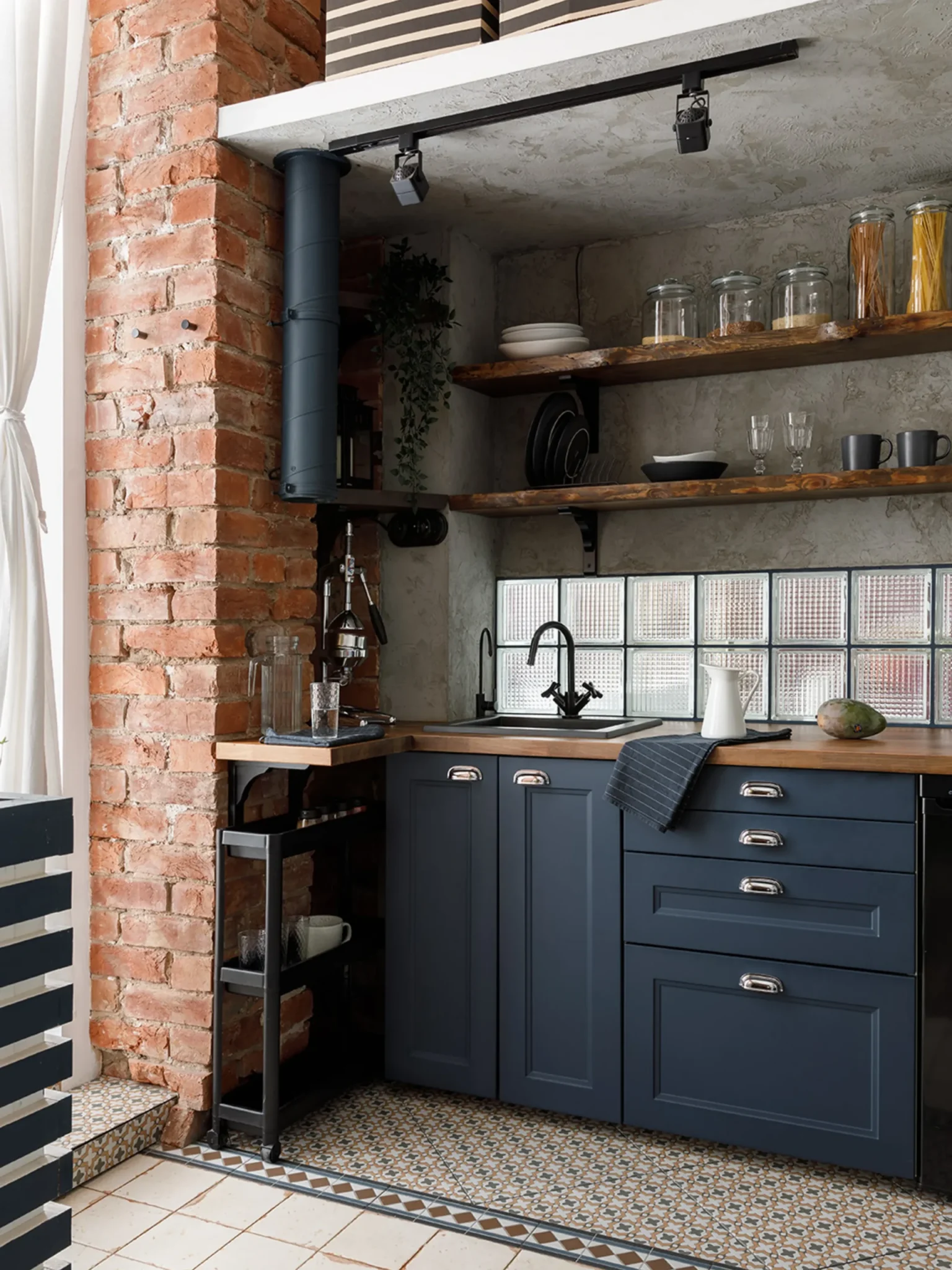 cuisine bleue décoration contemporaine studio 38m2 avec mezzanine