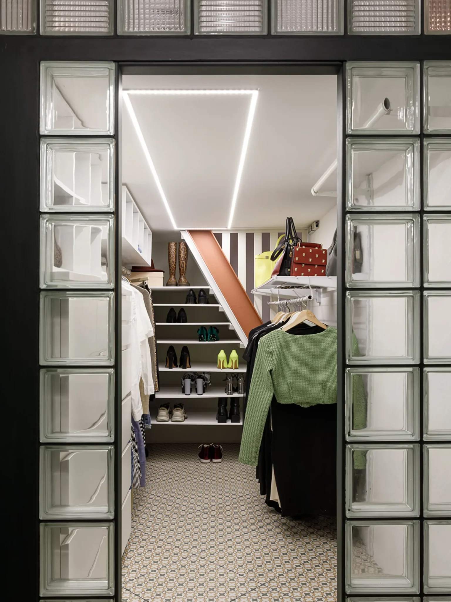 dressing briques de verre décoration contemporaine studio 38m2