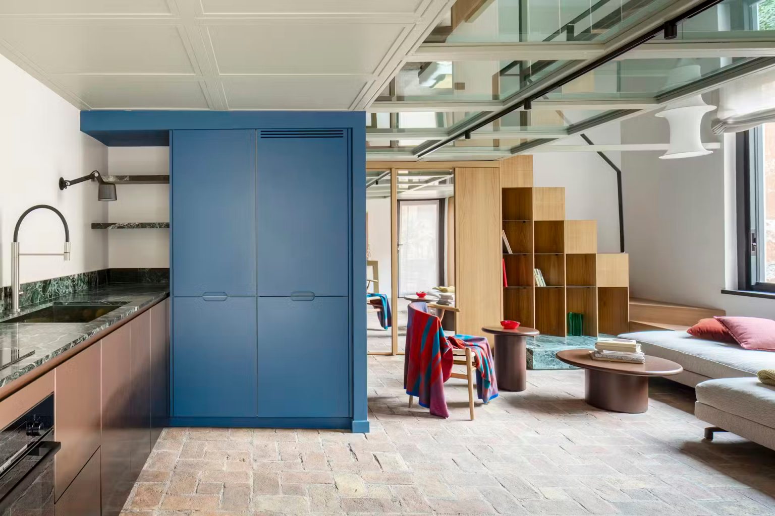 cuisine et salon appartement en duplex à Rome décoration design