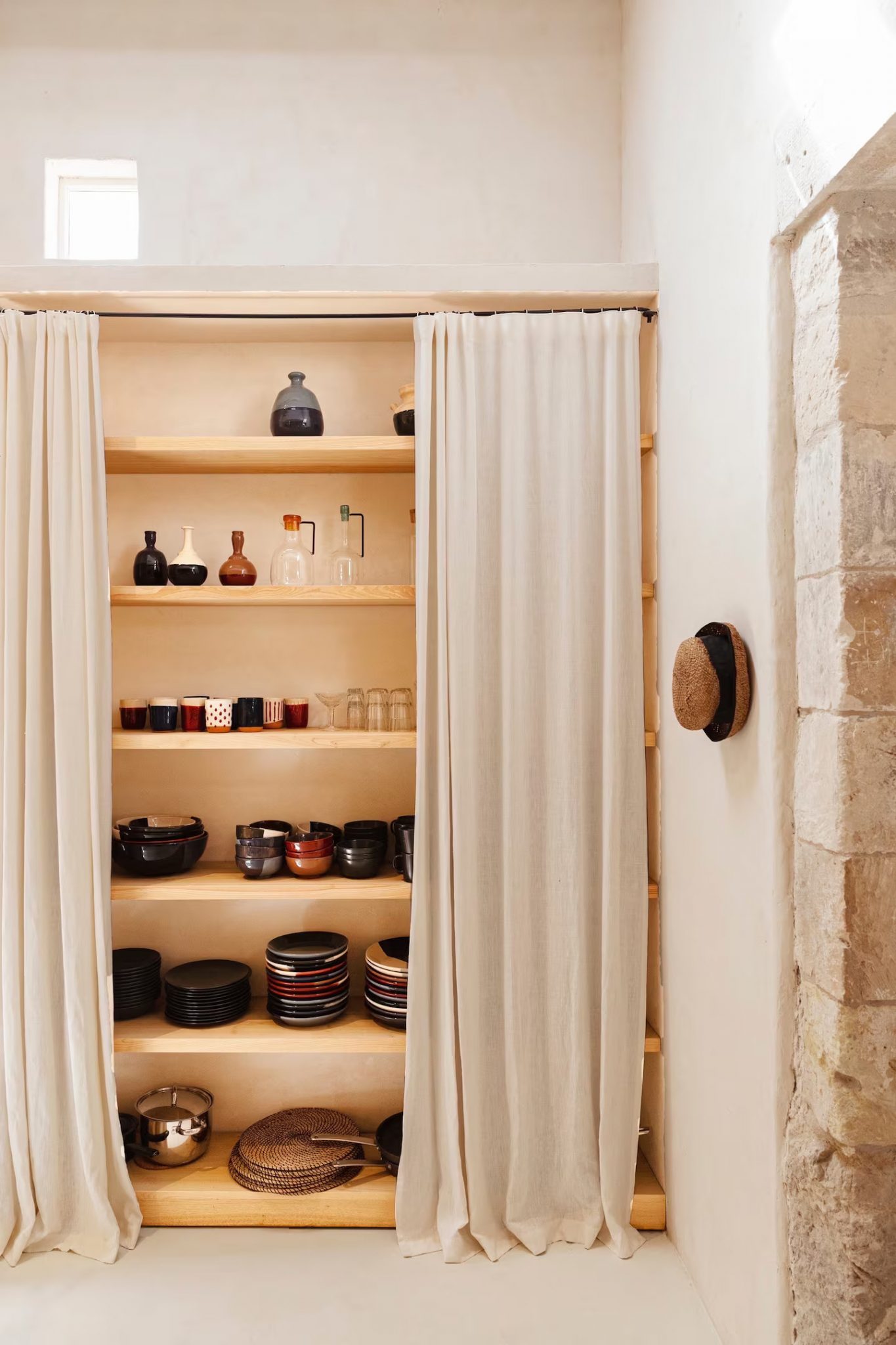 salon maison en pierres décoration design Maison Hortus Modica Sicile