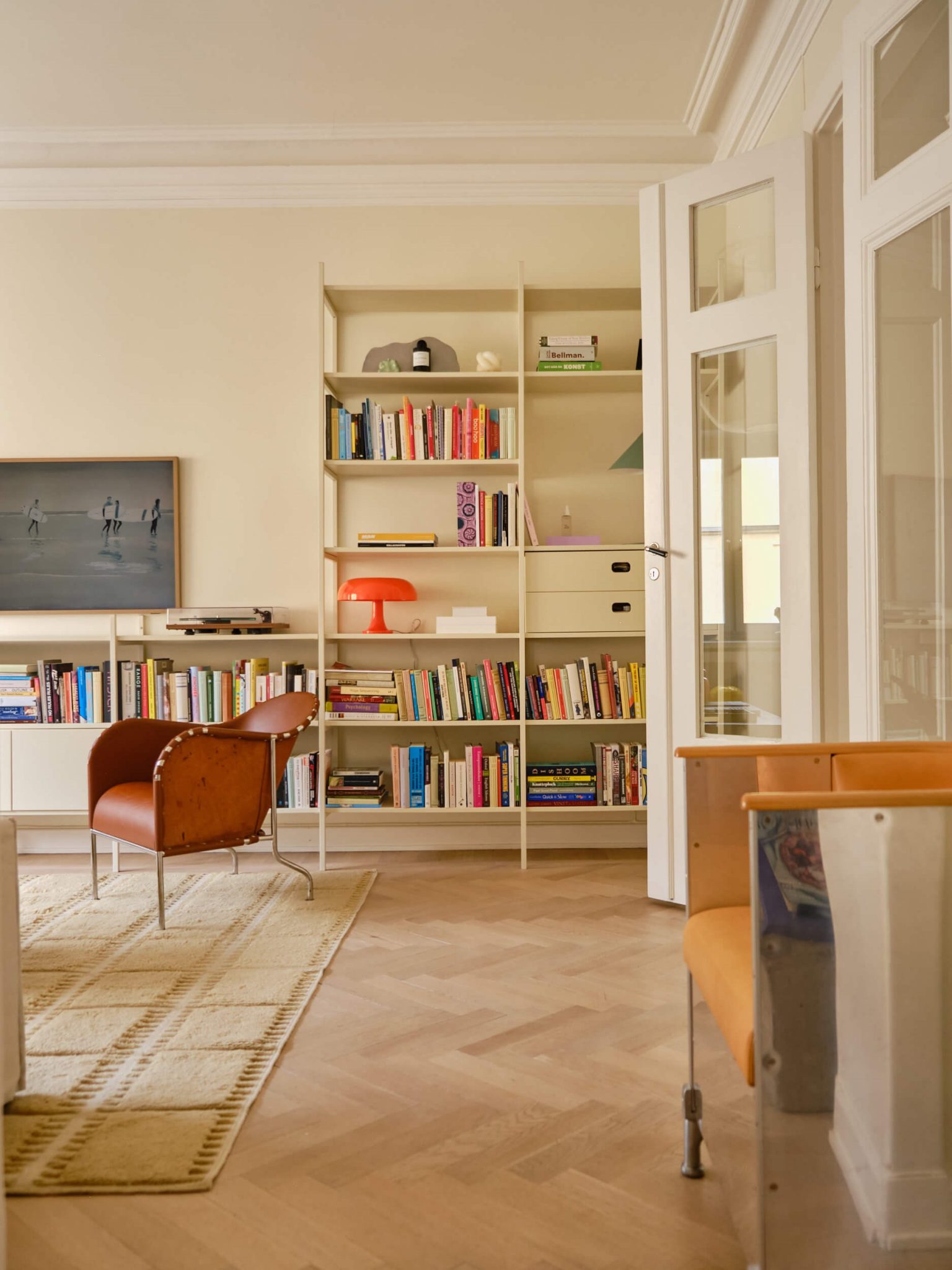 salon décoration scandinave appartement ancien Stockholm