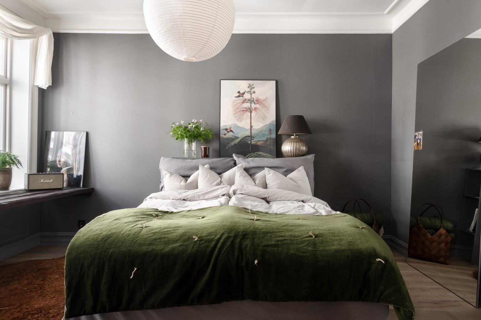 chambre murs gris décoration contemporaine deux-pièces 66m2