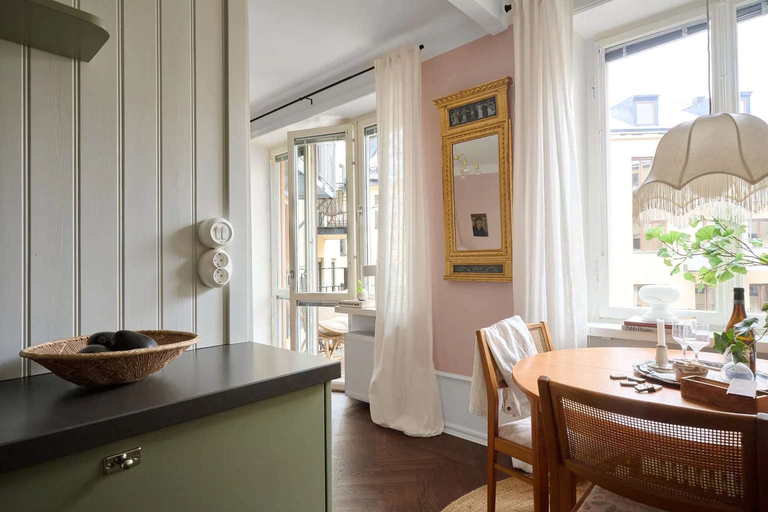 cuisine verte décoration scandinave deux-pièces 50m2