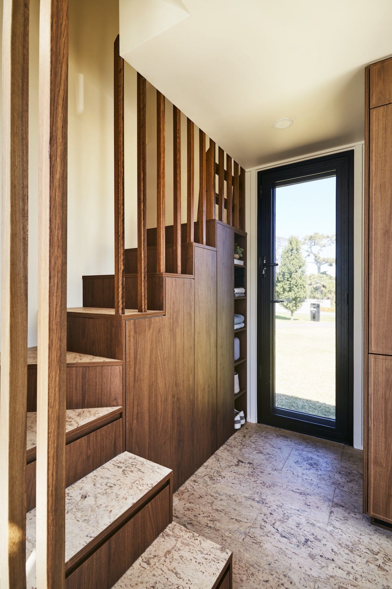escalier bois mini maison mobile Noosa