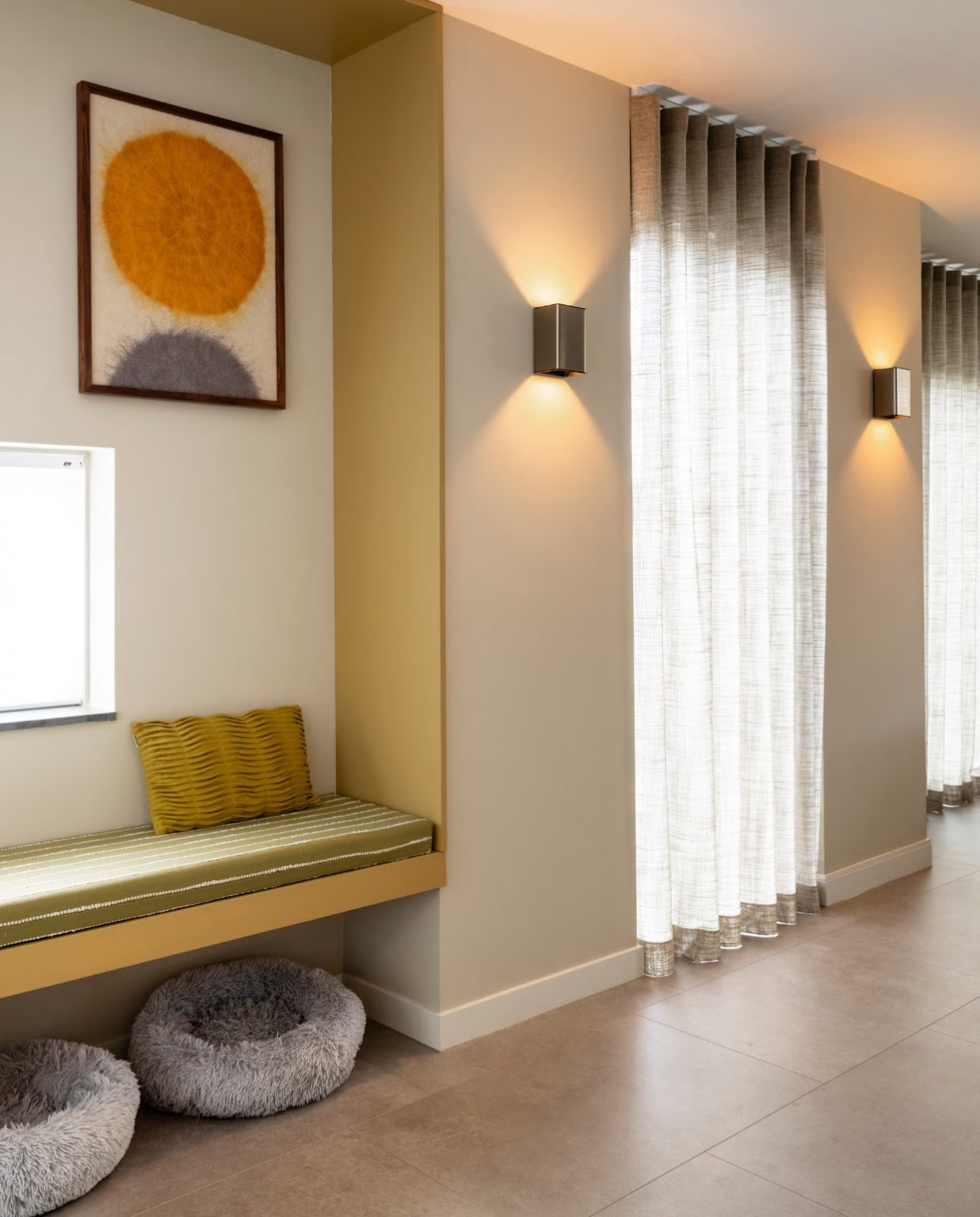 banc dans salon décoration contemporaine