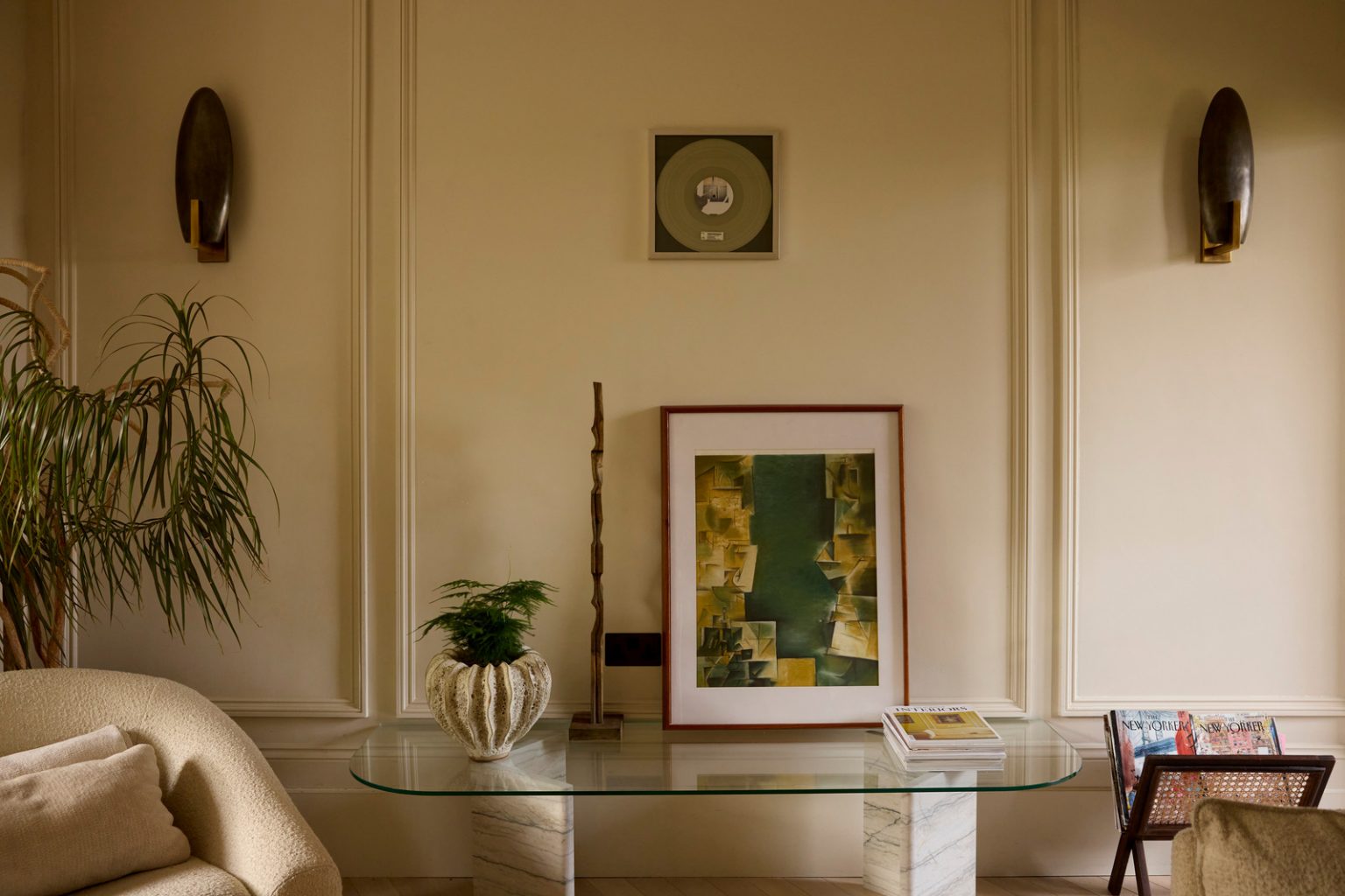 salon murs jaune beurre décoration contemporaine appartement ancien et victorien de 67m2 à Londres