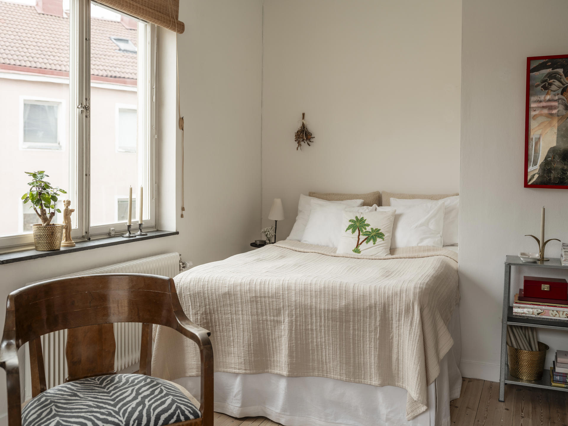 salon avec lit dans alcôve studio 33m2 décoration scandinave
