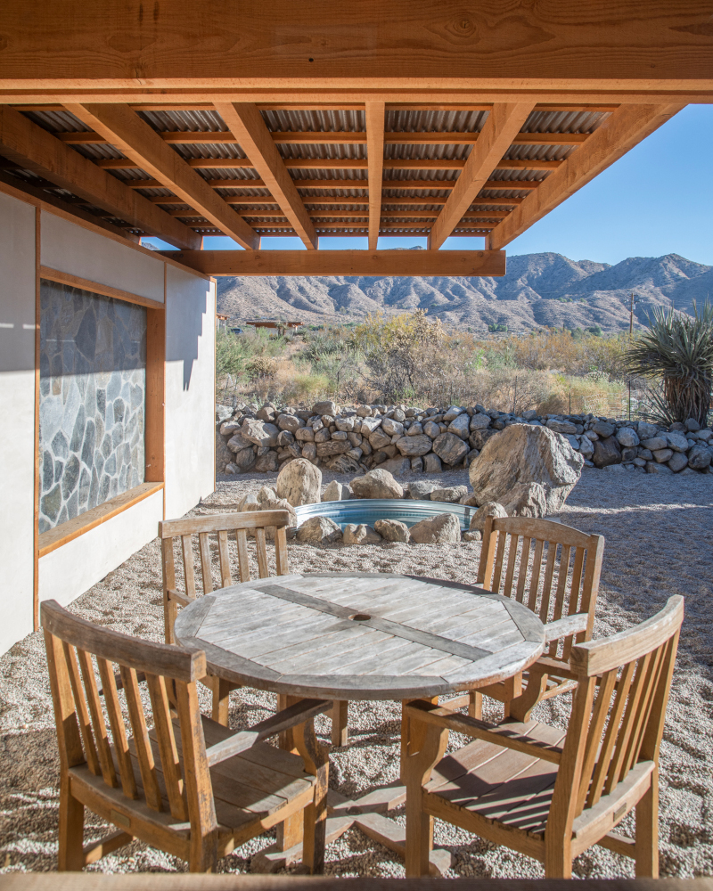terrasse avec plunge pool métal maison passive désert californien terrasse avec plunge pool métal maison passive désert californien