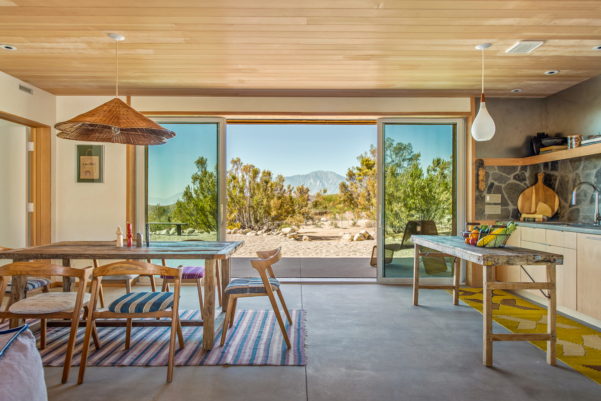 salle à manger et cuisine ouverte maison passive désert californien salle à manger et cuisine ouverte maison passive désert californien